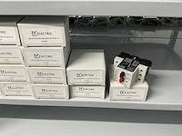 Partij diverse velectric motor protection switches/auxilairy contact (173x) - afbeelding 10 van  18