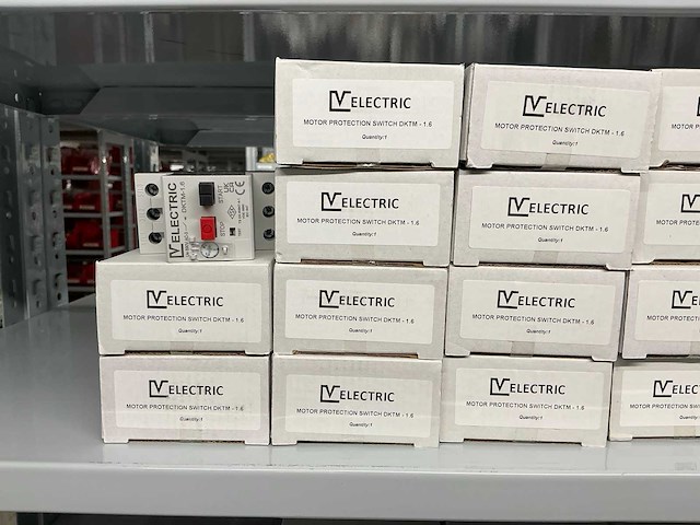Partij diverse velectric motor protection switches/auxilairy contact (173x) - afbeelding 11 van  18