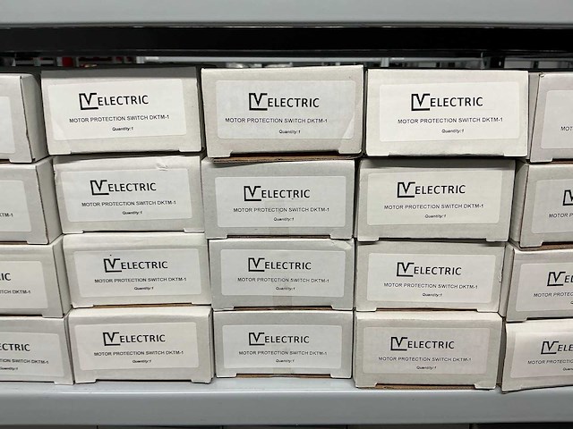Partij diverse velectric motor protection switches/auxilairy contact (173x) - afbeelding 15 van  18