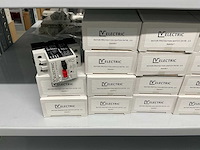 Partij diverse velectric motor protection switches/auxilairy contact (173x) - afbeelding 17 van  18