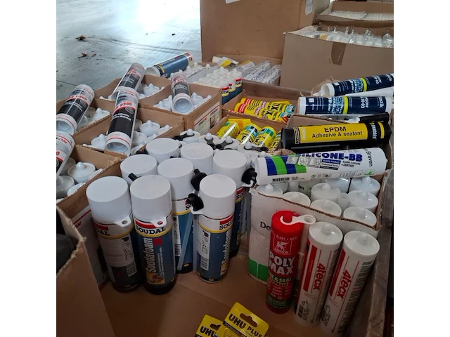 Partij diverse verfbenodigdheden - afbeelding 11 van  41