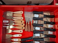 Partij diverse verfbenodigdheden - afbeelding 21 van  41