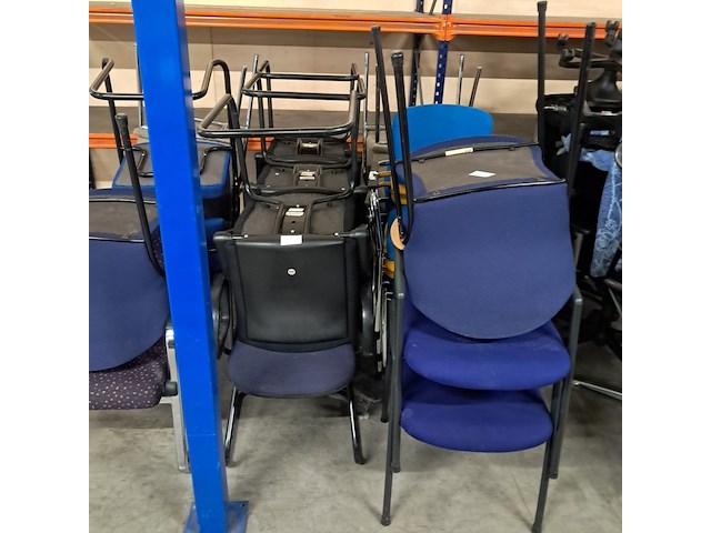 Partij diverse vergader - en kantinestoelen - afbeelding 5 van  19