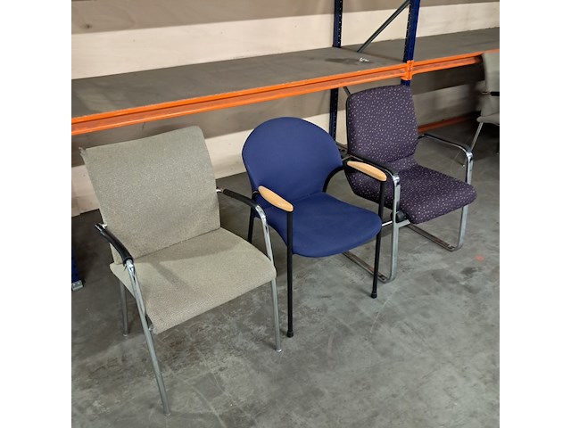 Partij diverse vergader - en kantinestoelen - afbeelding 15 van  19