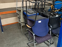 Partij diverse vergader - en kantinestoelen - afbeelding 18 van  19