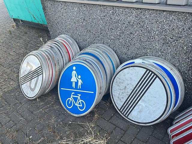 Partij diverse verkeersborden - afbeelding 6 van  6