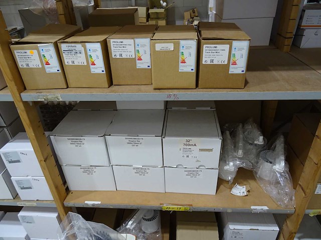 Partij diverse verlichting en onderdelen - afbeelding 13 van  45