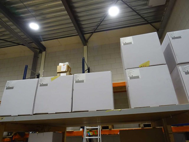 Partij diverse verlichting en onderdelen - afbeelding 16 van  45