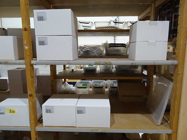 Partij diverse verlichting en onderdelen - afbeelding 26 van  45