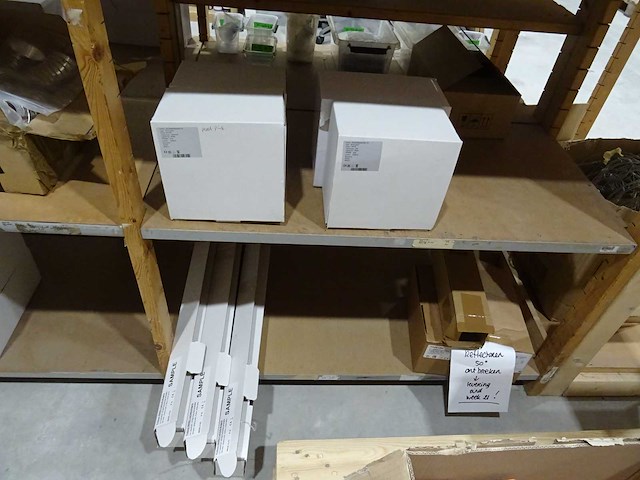 Partij diverse verlichting en onderdelen - afbeelding 27 van  45