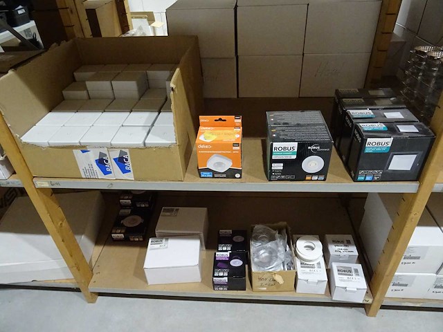 Partij diverse verlichting en onderdelen - afbeelding 33 van  45