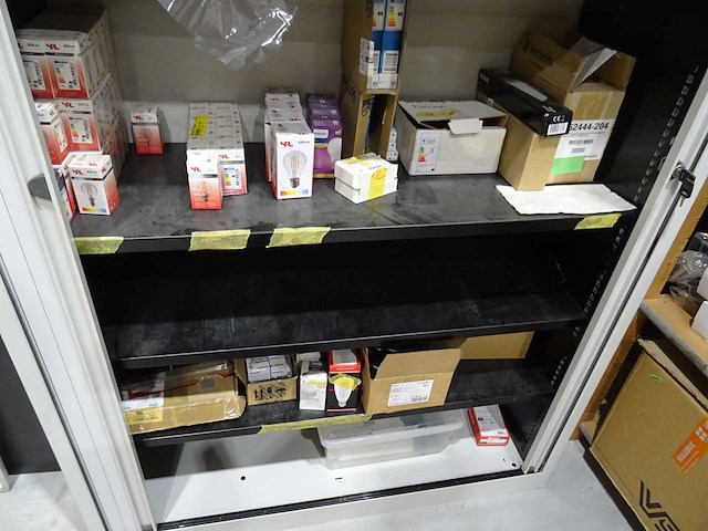 Partij diverse verlichting en onderdelen - afbeelding 38 van  45