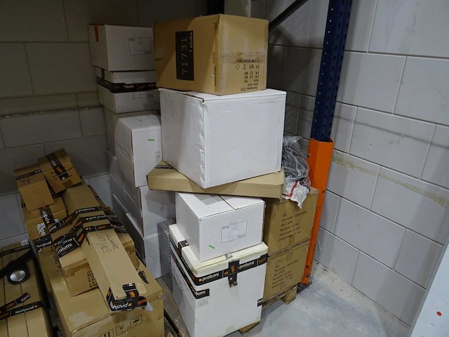 Partij diverse verlichting en onderdelen - afbeelding 39 van  45