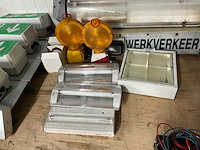 Partij diverse verlichting en signaleringslampen - afbeelding 3 van  4