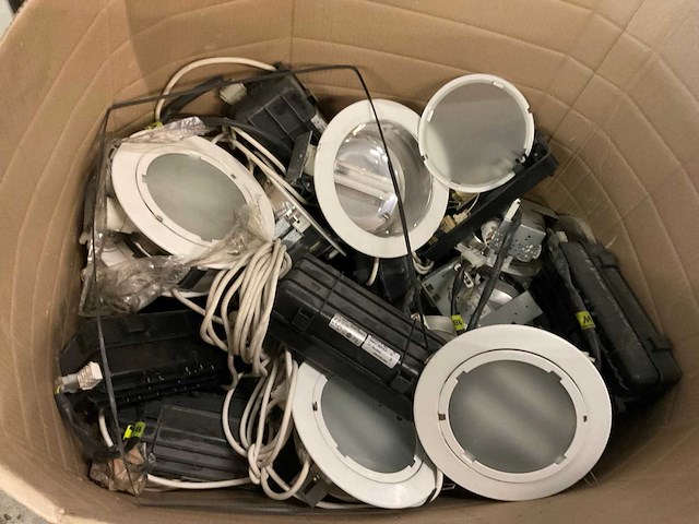 Partij diverse verlichting - afbeelding 2 van  3