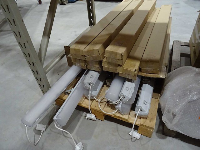 Partij diverse verlichting - afbeelding 15 van  46