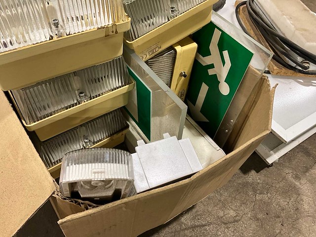 Partij diverse verlichting - afbeelding 8 van  8