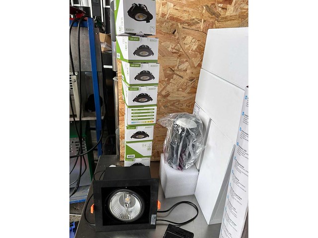 Partij diverse verlichting - afbeelding 21 van  42