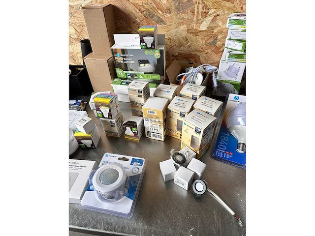 Partij diverse verlichting - afbeelding 2 van  42