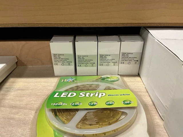 Partij diverse verlichting/gereedschap/installatie benodigdheden - afbeelding 6 van  45