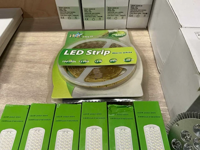 Partij diverse verlichting/gereedschap/installatie benodigdheden - afbeelding 7 van  45