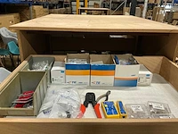 Partij diverse verlichting/gereedschap/installatie benodigdheden - afbeelding 13 van  45