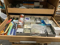 Partij diverse verlichting/gereedschap/installatie benodigdheden - afbeelding 18 van  45