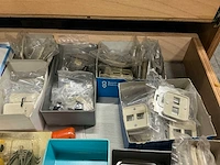 Partij diverse verlichting/gereedschap/installatie benodigdheden - afbeelding 20 van  45
