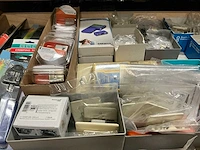 Partij diverse verlichting/gereedschap/installatie benodigdheden - afbeelding 45 van  45