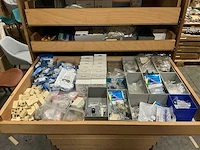 Partij diverse verlichting/gereedschap/installatie benodigdheden - afbeelding 30 van  45