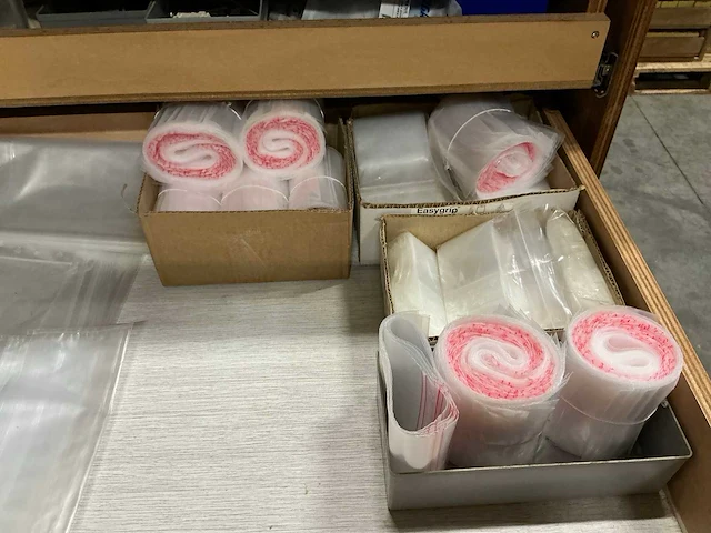 Partij diverse verlichting/gereedschap/installatie benodigdheden - afbeelding 37 van  45
