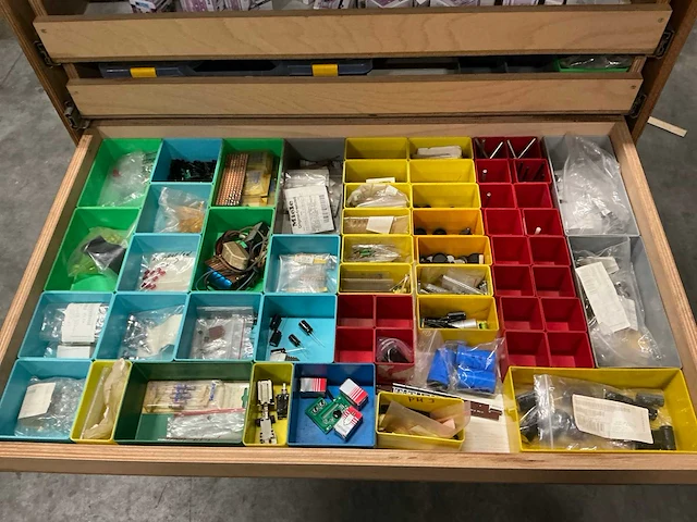 Partij diverse verlichting/gereedschap/installatie benodigdheden - afbeelding 23 van  45