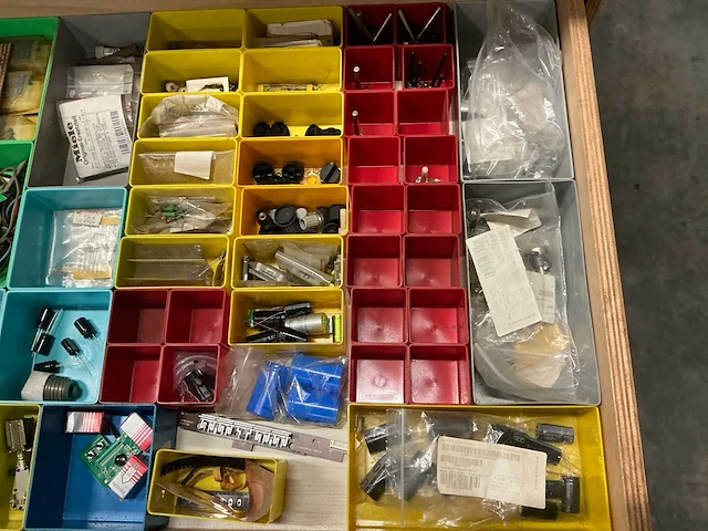 Partij diverse verlichting/gereedschap/installatie benodigdheden - afbeelding 25 van  45