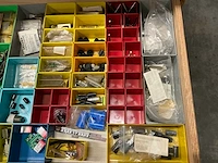 Partij diverse verlichting/gereedschap/installatie benodigdheden - afbeelding 25 van  45
