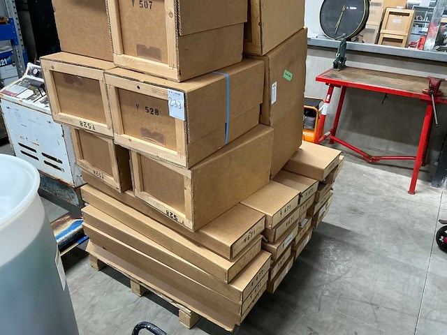 Partij diverse verpakkingen - afbeelding 1 van  4