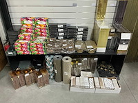 Partij diverse verpakkingsmateriaal o.a bonbon doosjes, zakjes, strikken etc (120x)