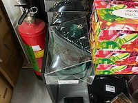 Partij diverse verpakkingsmateriaal o.a bonbon doosjes, zakjes, strikken etc (120x) - afbeelding 2 van  29