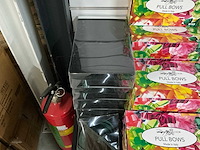 Partij diverse verpakkingsmateriaal o.a bonbon doosjes, zakjes, strikken etc (120x) - afbeelding 4 van  29