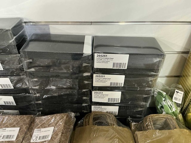 Partij diverse verpakkingsmateriaal o.a bonbon doosjes, zakjes, strikken etc (120x) - afbeelding 9 van  29