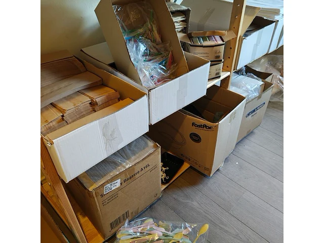 Partij diverse verpakkingsmaterialen, excl. stelling - afbeelding 10 van  17