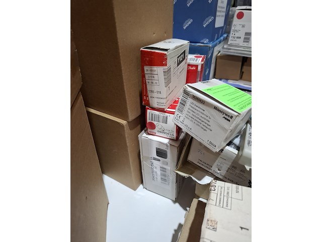 Partij diverse verwarmingsdelen - afbeelding 4 van  12