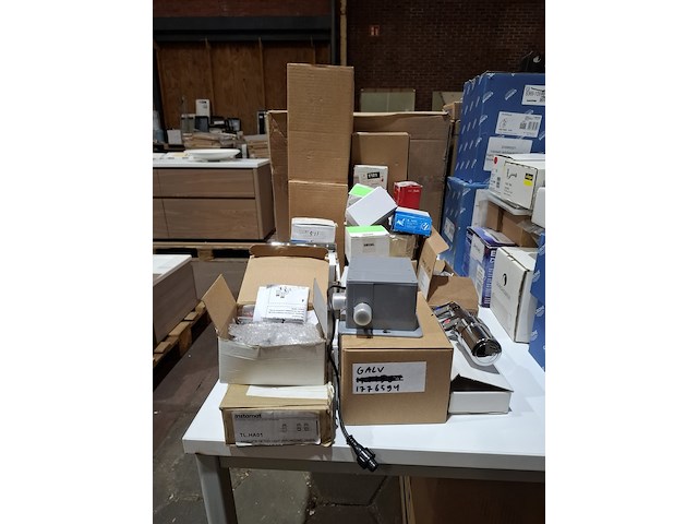 Partij diverse verwarmingsdelen - afbeelding 1 van  12