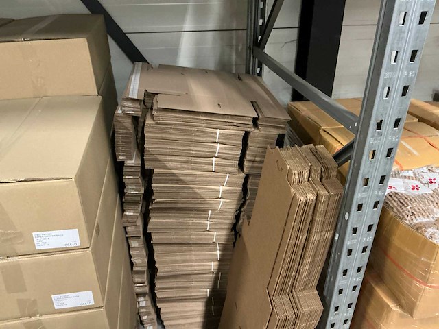 Partij diverse verzenddozen (423x) - afbeelding 1 van  7