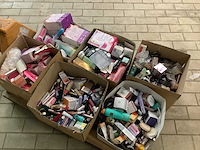 Partij diverse verzorging en make-up - afbeelding 2 van  3