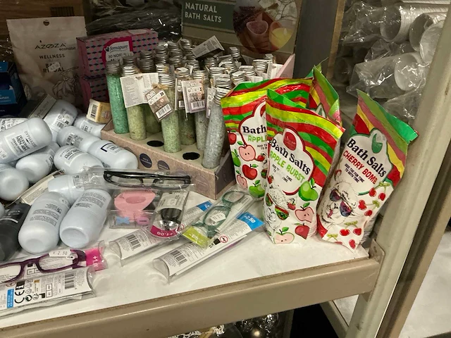 Partij diverse verzorgingsproducten (153x) - afbeelding 6 van  7
