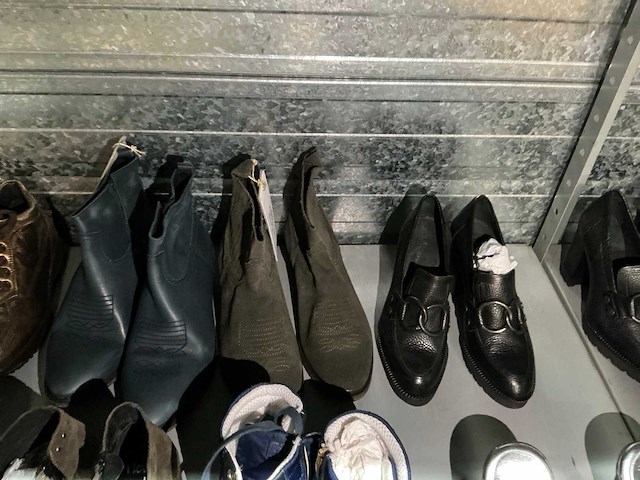 Partij diverse viavai/steve madden/calvin klein etc schoenen (69x) - afbeelding 4 van  32