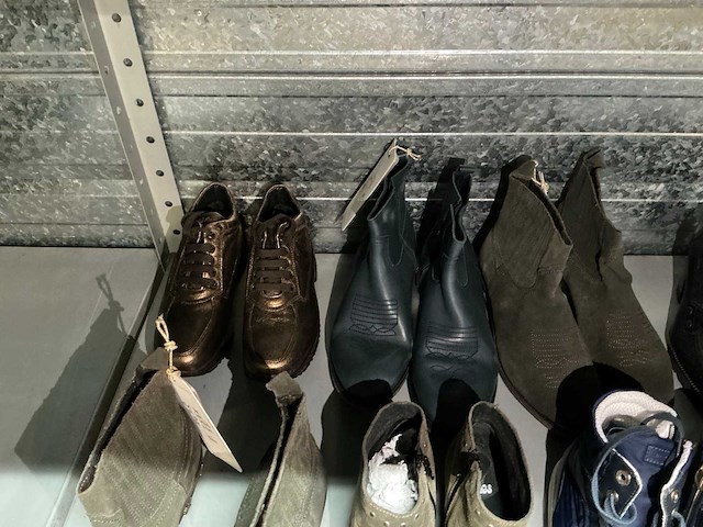 Partij diverse viavai/steve madden/calvin klein etc schoenen (69x) - afbeelding 5 van  32