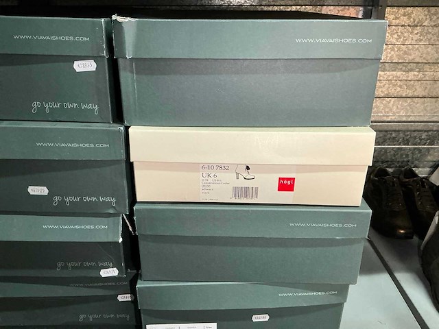 Partij diverse viavai/steve madden/calvin klein etc schoenen (69x) - afbeelding 10 van  32