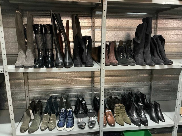 Partij diverse viavai/steve madden/calvin klein etc schoenen (69x) - afbeelding 1 van  32