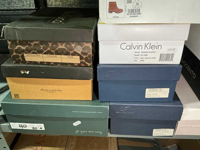 Partij diverse viavai/steve madden/calvin klein etc schoenen (69x) - afbeelding 24 van  32